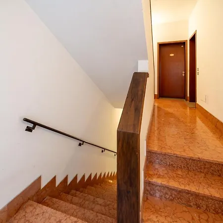 La Promenade Apartment