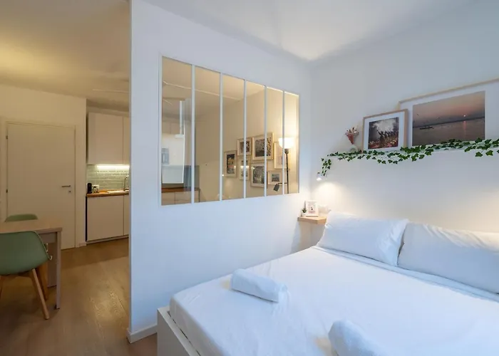La Promenade Apartment